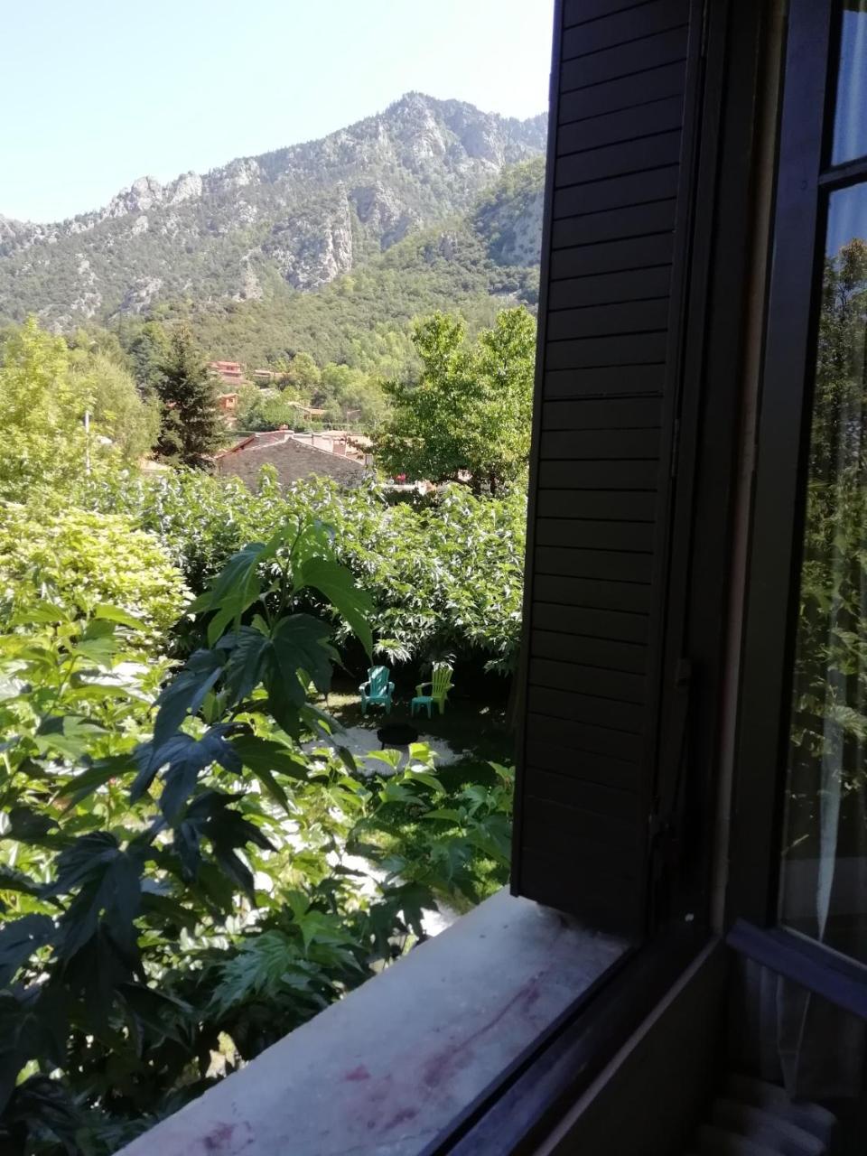 La Mirabelle-Casteil Country House Guest House Exterior photo