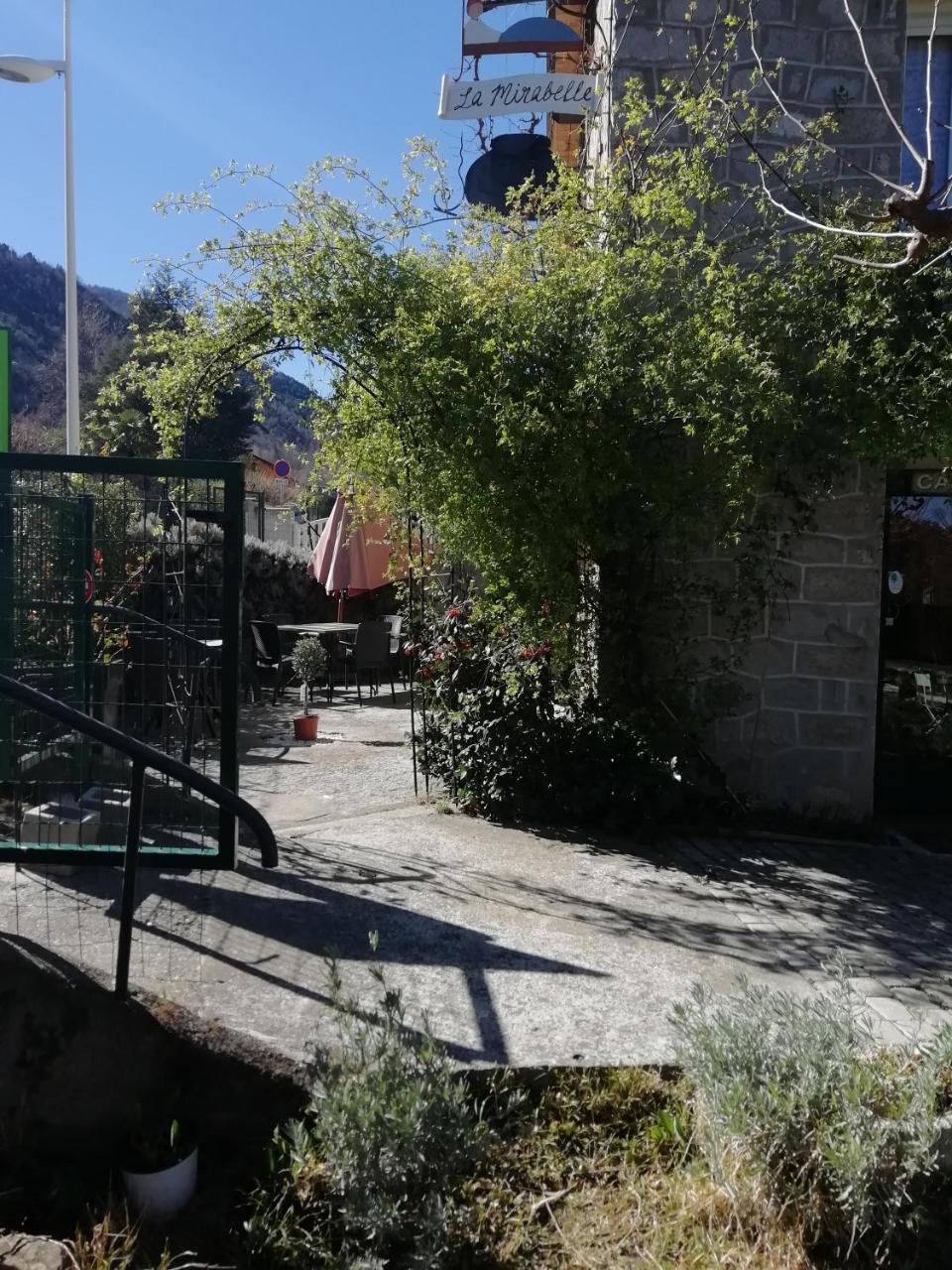 La Mirabelle-Casteil Country House Guest House Exterior photo